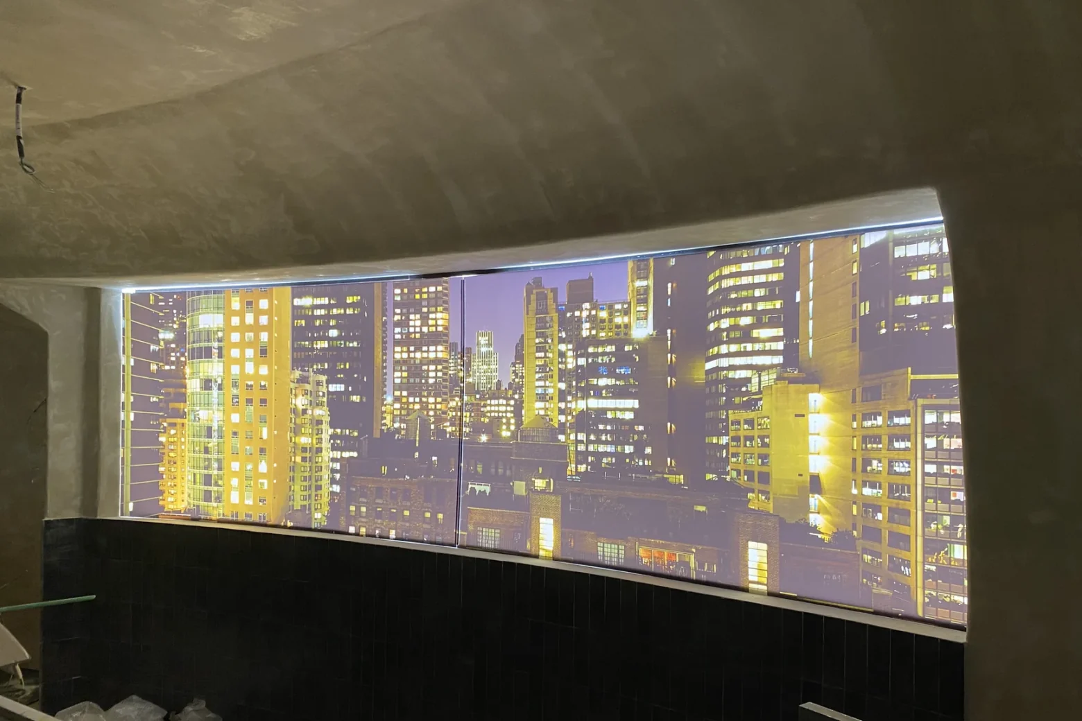 La misma gráfica con la luz fría, que la hace parecer de día