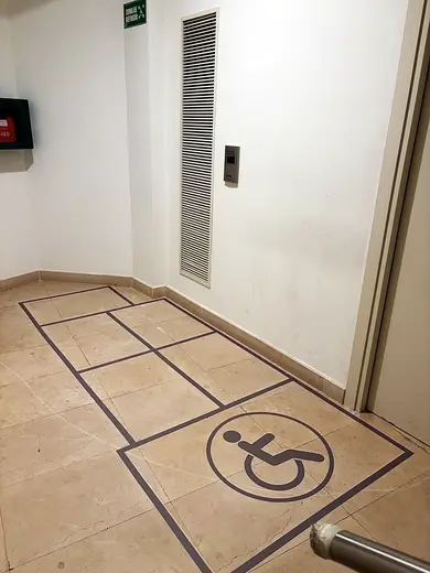 Hotel Metrópoli · Madrid — rotulación de DECSIGN