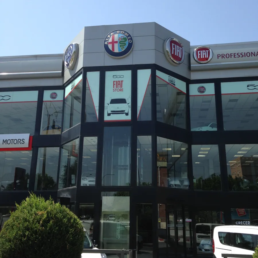 Ascauto · Concesionario oficial Fiat — fachada y vinilos de escaparate