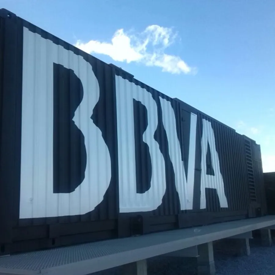 BBVA — rótulo corpóreo en fachada