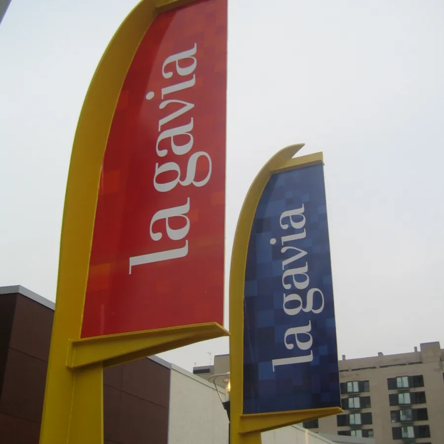 C.C. La Gavia · Madrid — banderolas