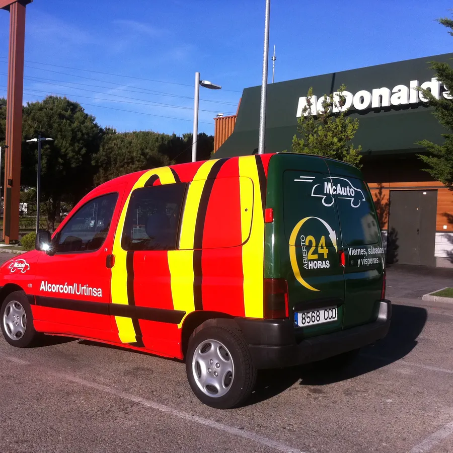 McDonald's McAuto · Alcorcón — rotulación de vehículo