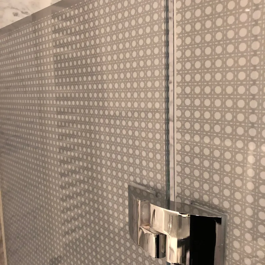 Hotel Urso · Madrid — detalle de mampara impresa