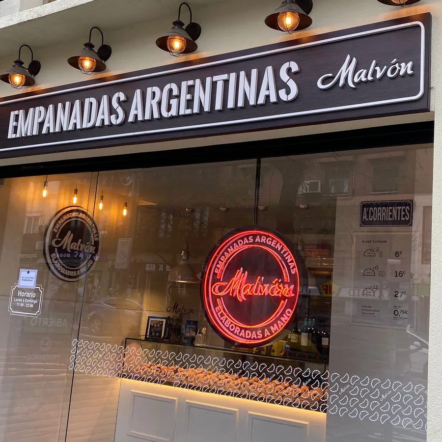 Malvón Empanadas Argentinas · Madrid — fachada en perspectiva