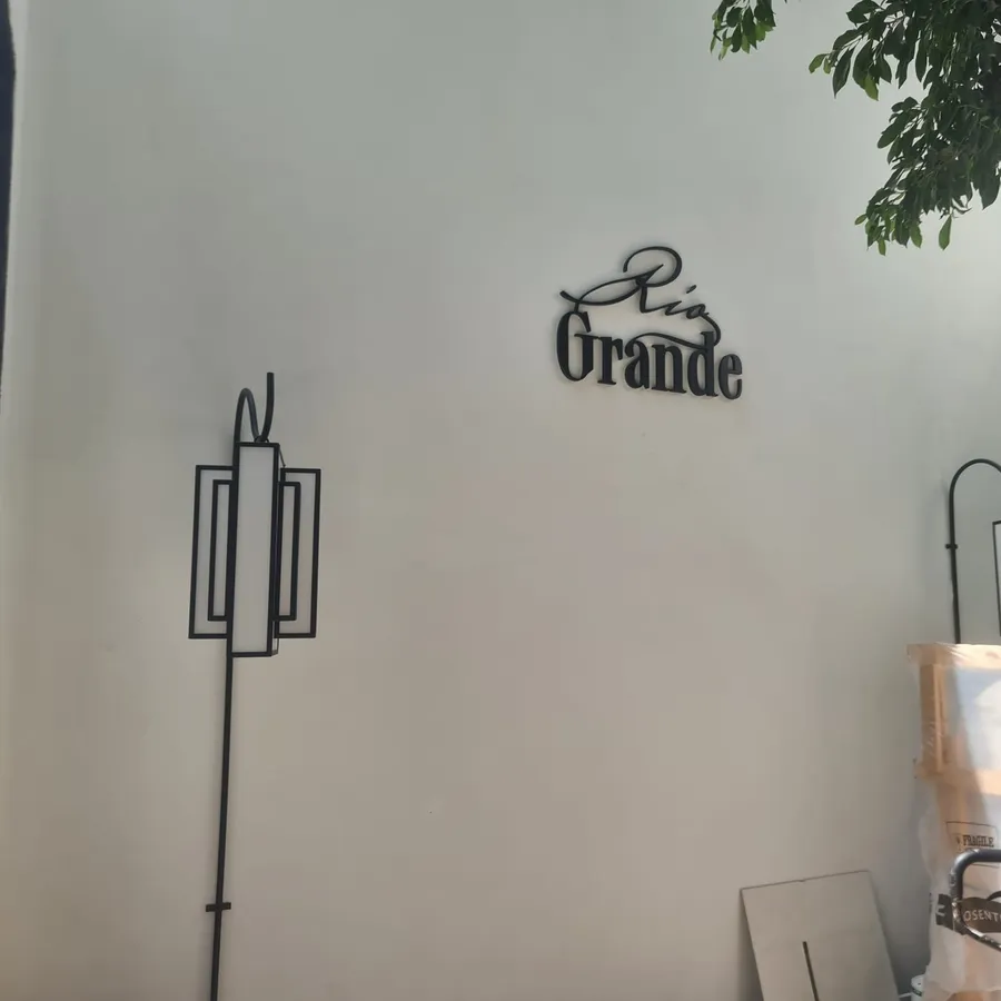 El Balcón de Río Grande · Sevilla — corpóreas sobre pared